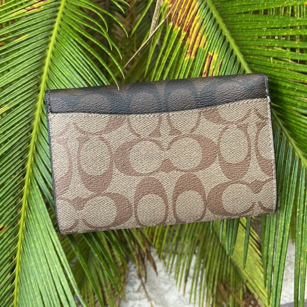 Coach Kleo Wallet C6897 Blocked Signature Canvas In Khaki Brown Multi - Picture 4 of 14
